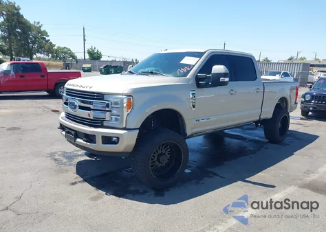 2017 Ford F-250 Lariat z USA, uszkodzony, nr VIN 1FT7W2BTXHEF49493